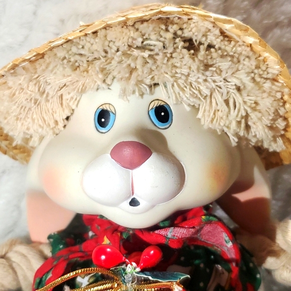 House Of Lloyd Christmas Around The World Floyd Shelf Decor - Picture 6 of 6